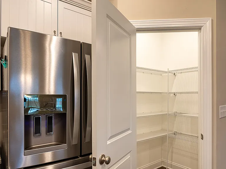 453 Arrowwood Dr — Photo 7