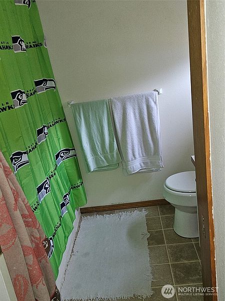 5th image of 2916 Russell Road
