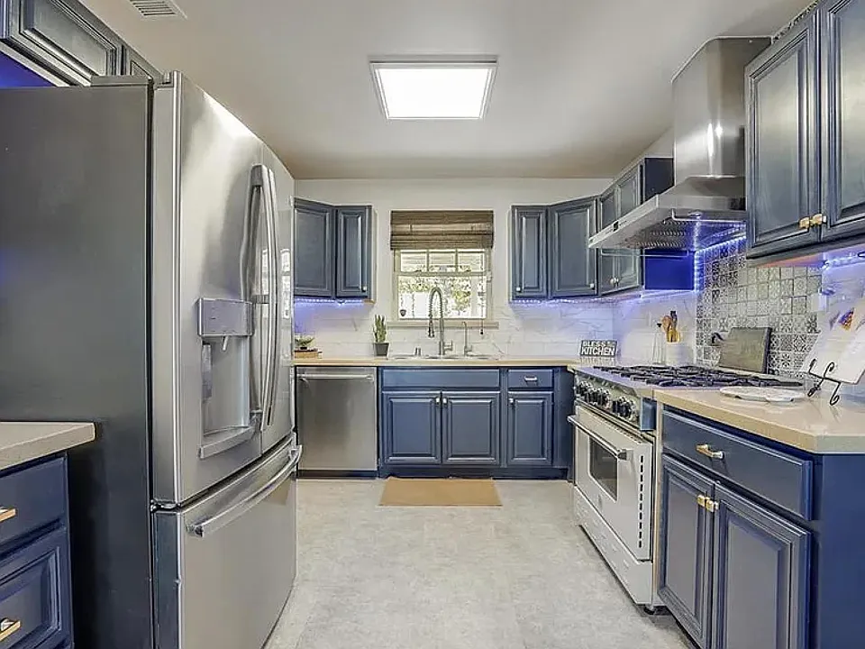 632 Shaddick Dr