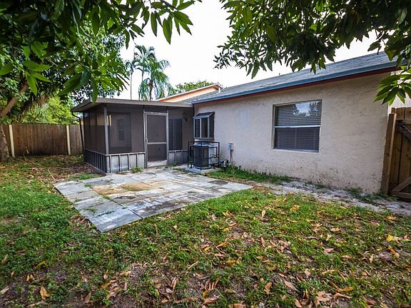 5th image of 6130 Wauconda Way E