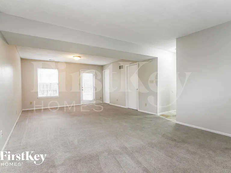 1524 Blue Brook Way — Photo 6