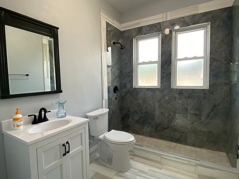 316 Bay St — Photo 13