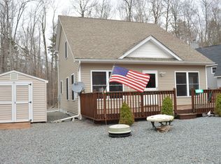 381 Maxatawny Dr, Pocono Lake, PA