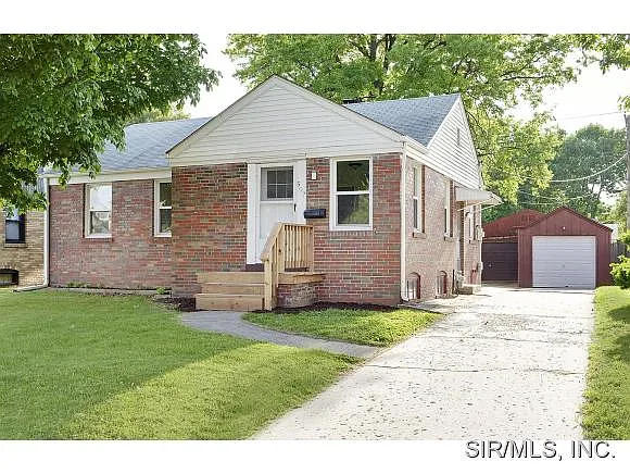 502 Reller St photo 1