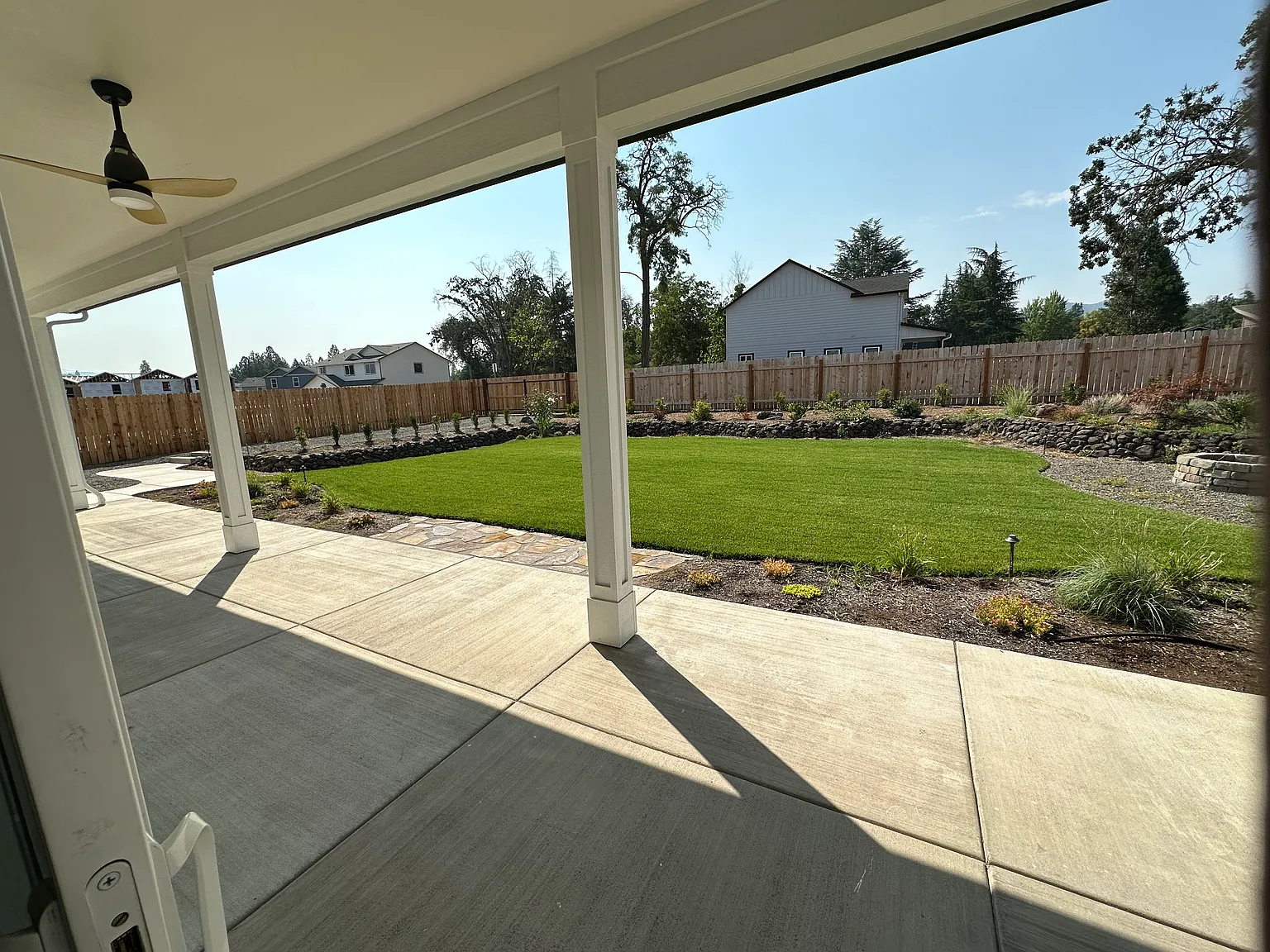 4 bed, 1933 sqft, $3,095 — Photo 4