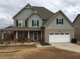 557 Highgrove Dr, Spring Lake, NC 28390