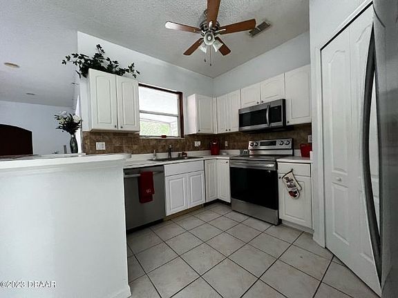 2nd image of 4 Bunker Ln