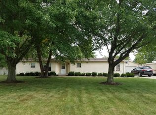 2210 Mallard Dr, Mahomet, IL