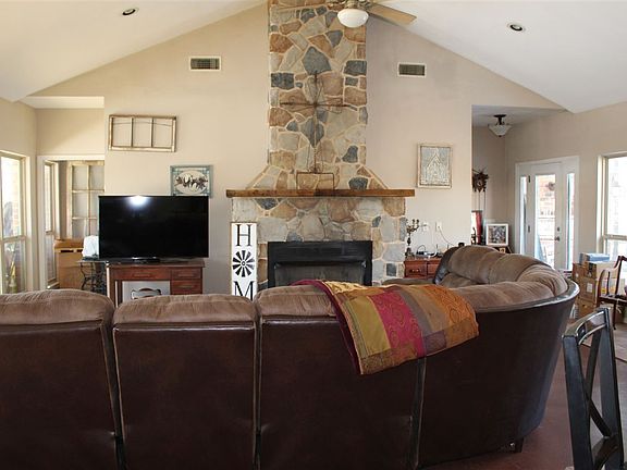 3rd image of 208 County Road 42550
