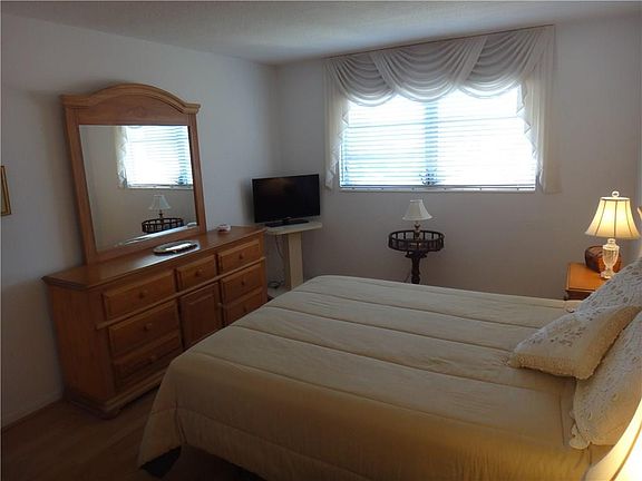 5th image of 2601 NE 14th Street Causeway #333