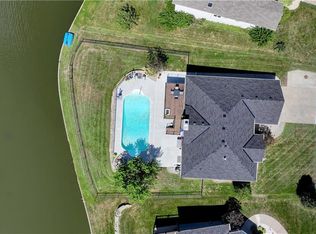 632 SW Lakeview Dr, Grain Valley, MO 64029