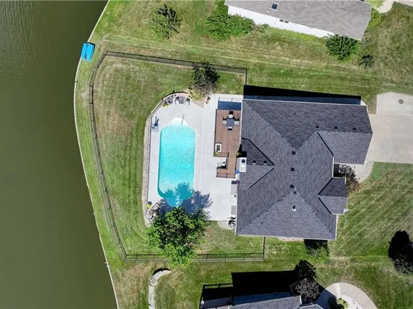 632 SW Lakeview Dr, Grain Valley, MO 64029