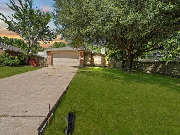 10506 Scenic Dr, Montgomery, TX 77356