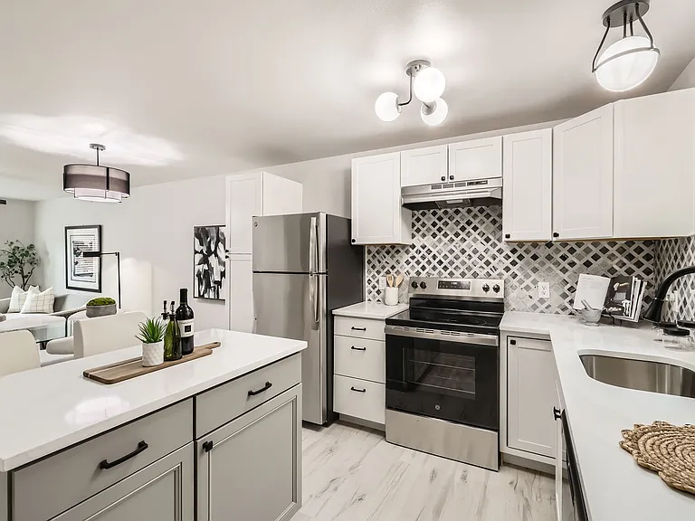 Evergreen Townhomes — Photo 7