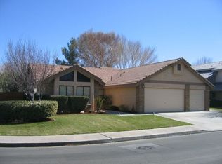 1230 N Mayflower Cir, Ridgecrest, CA 93555
