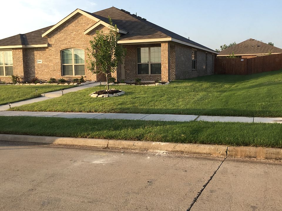 1st image of 205 Collin Ct