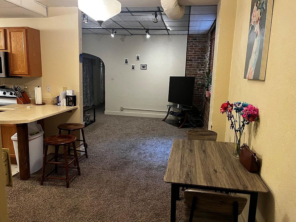 1st image of 3 Lincolnway APT 3