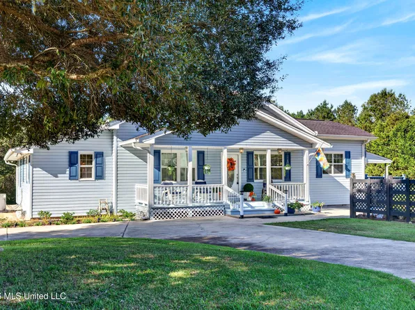 35 Garrett And McGill Dr, Poplarville, MS 39470