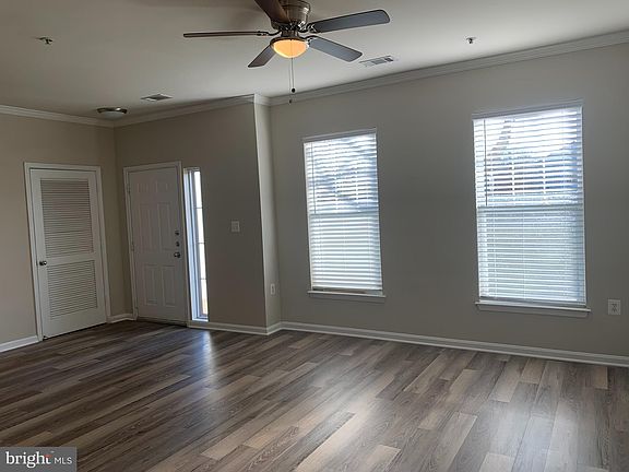 4th image of 5123 Travis Edward Way #5123B