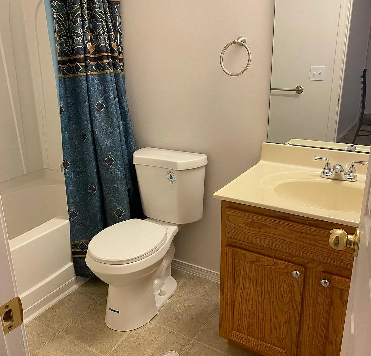 4 bed, 2.5 bath, 2088 sqft, $2,350 — Photo 4