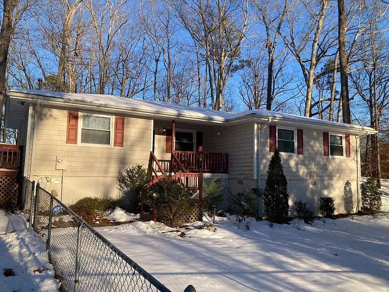 805 Wilroy Rd — Photo 1
