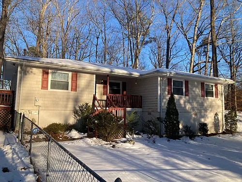 805 Wilroy Rd Photo 1