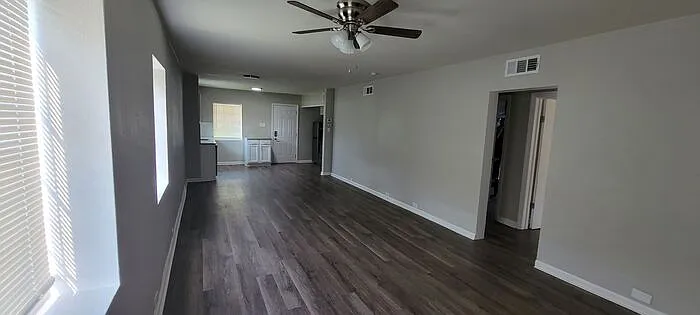 4449 N Jackson Ave — Photo 9