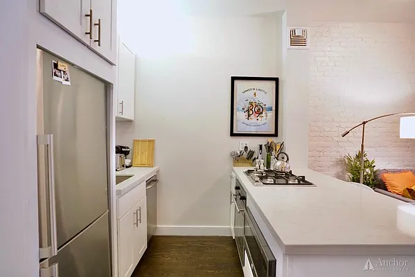 Rented by Anchor Associates | media 40