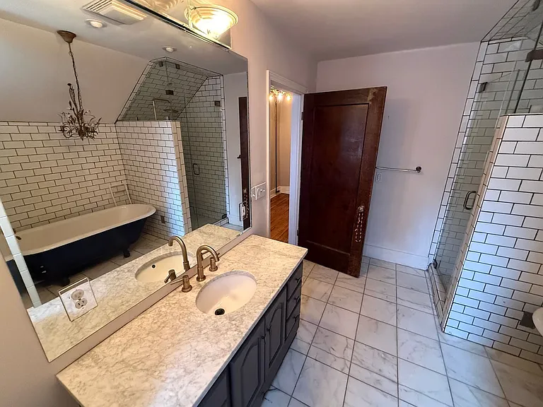 1414 S Carson Ave — Photo 16