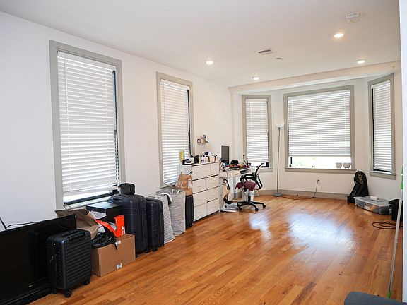 2nd image of 15 Maywood St #3