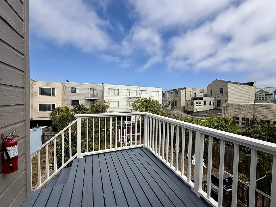 272 4th Ave #272