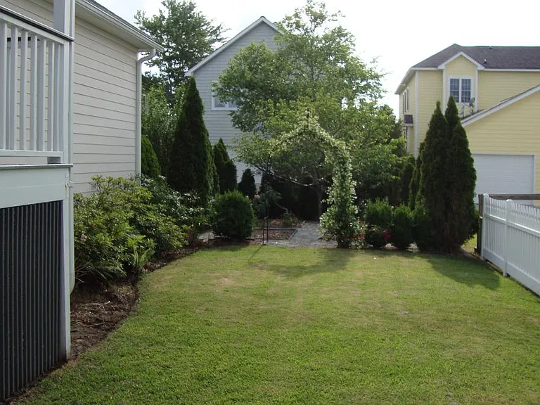 2118 Hartfords Bluff Ln — Photo 24
