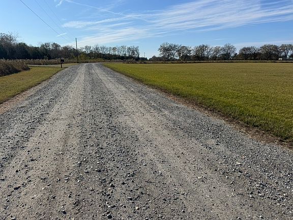 2nd image of 300 Dani Ln #7