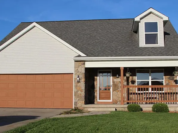 3932 Country Meadows Dr, Kalamazoo, MI 49048