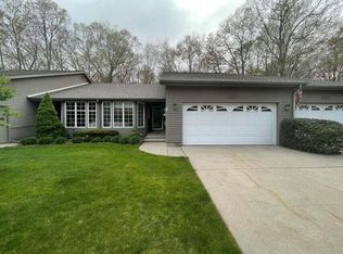 3691 Arborway Dr, Norton Shores, MI
