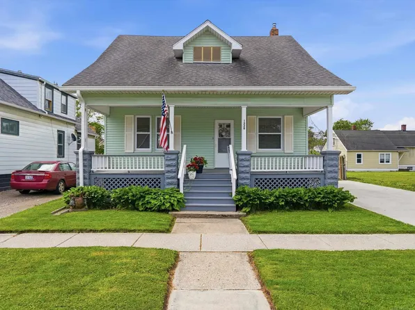 1328 Wells St, Port Huron, MI 48060