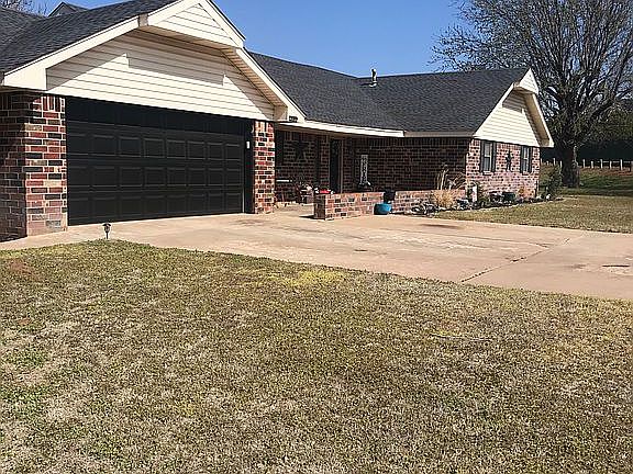 2nd image of 930 W Skyline Dr