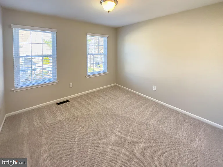 806 Wharton Rd — Photo 12