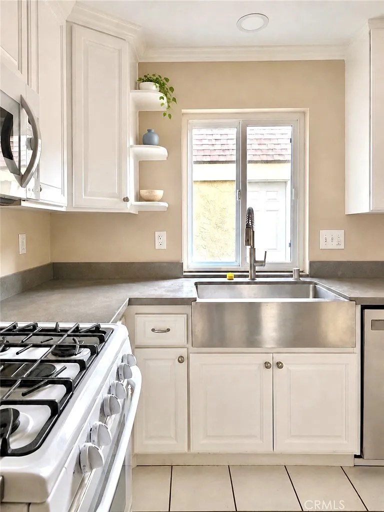 2 bed, 2.5 bath, 1164 sqft, $3,995 — Photo 4