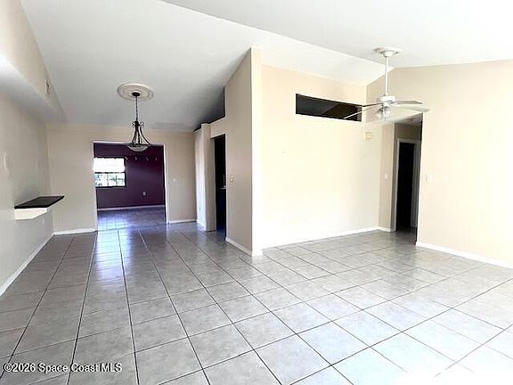 5th image of 565 Heather Ave NE