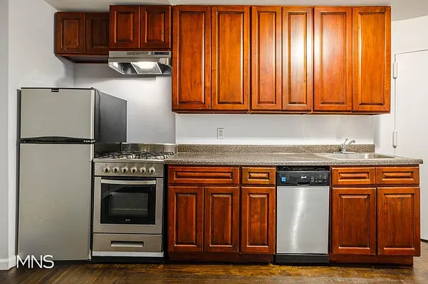 Rented by MNS Marketing | media 11