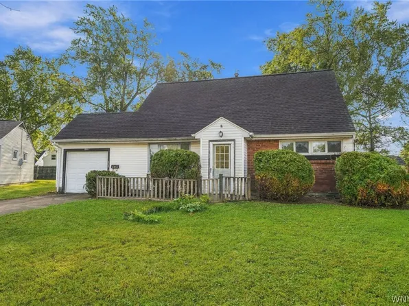 1221 La Salle Ave, Grand Island, NY 14072
