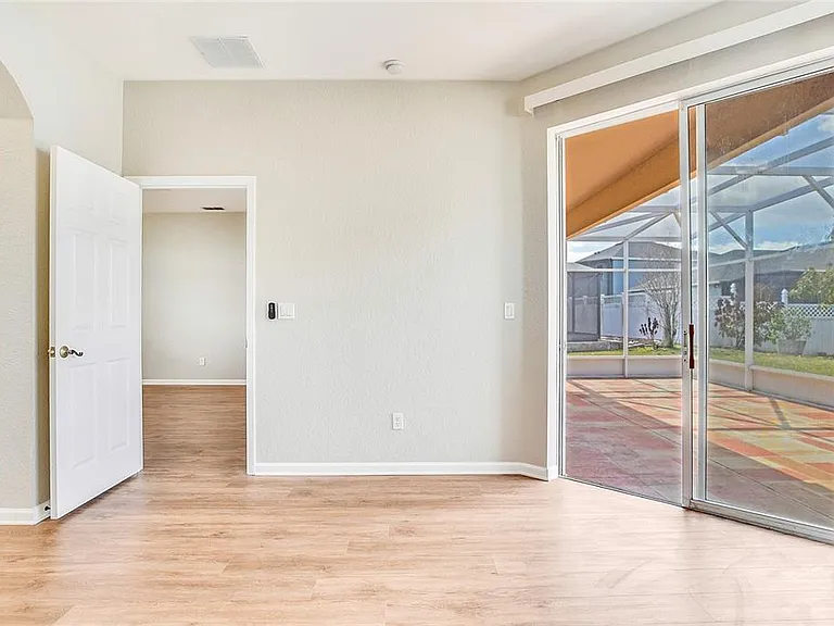 2920 Willow Creek Ln — Photo 23