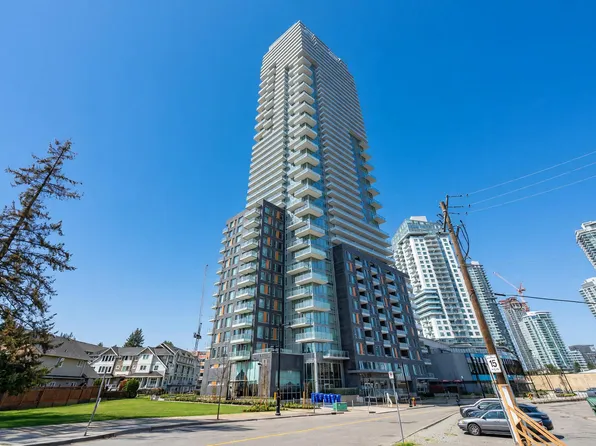 567 Emerson St #2505, Coquitlam, BC V3J 0G3