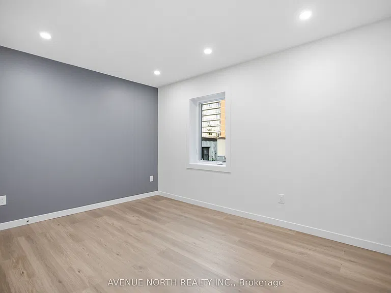 180 Clarence St #1 — Photo 11