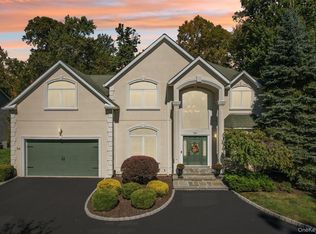 56 Greenwich Ave, Central Valley, NY 10917