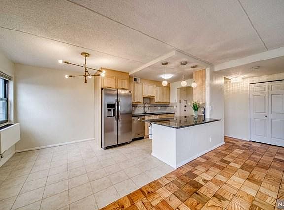 4th image of 1600 Center Ave APT 14I
