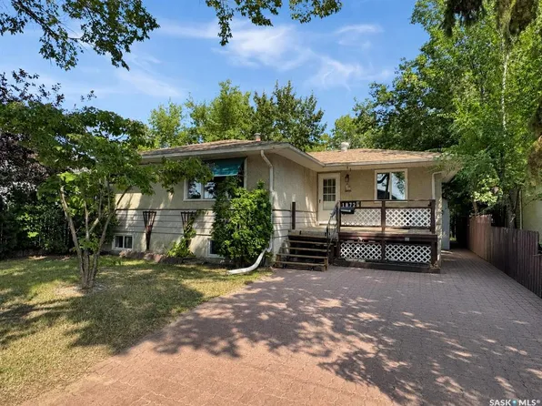 1872 101st STREET, North Battleford, SK S9A 1B1