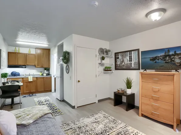 Stoneworth Apartments LLC., 877 New Castle Rd #124, Slippery Rock, PA 16057