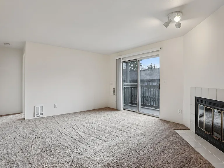 Poplar Lane Apartments — Photo 75